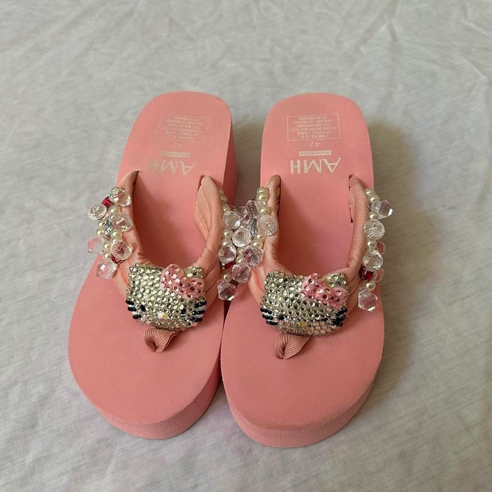 Hello Kitty Rhinestone Flip Flops - Picture 2 of 4